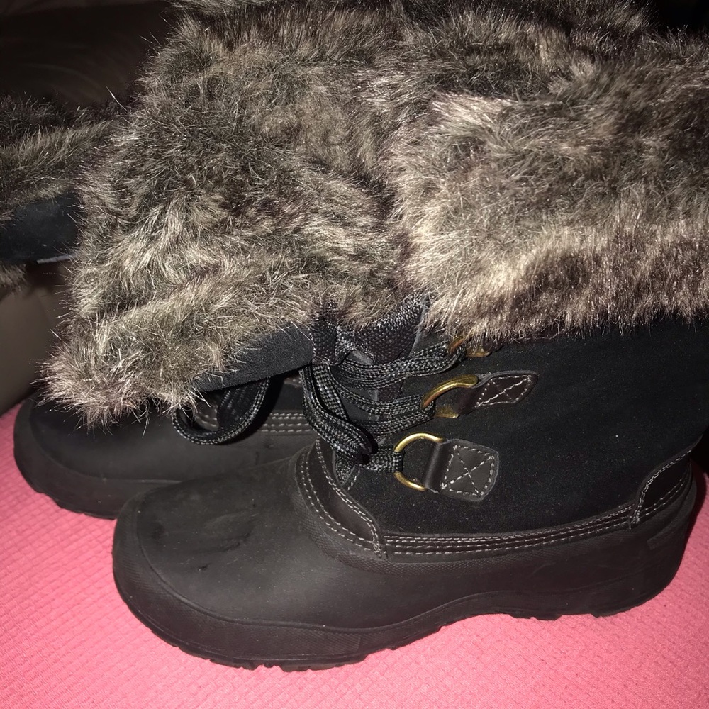 Snow boots